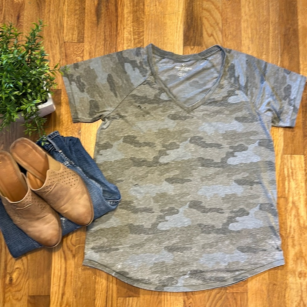 American Eagle Green Camo Upcycled Distressed Short Sleeve T-shirt Top Medium